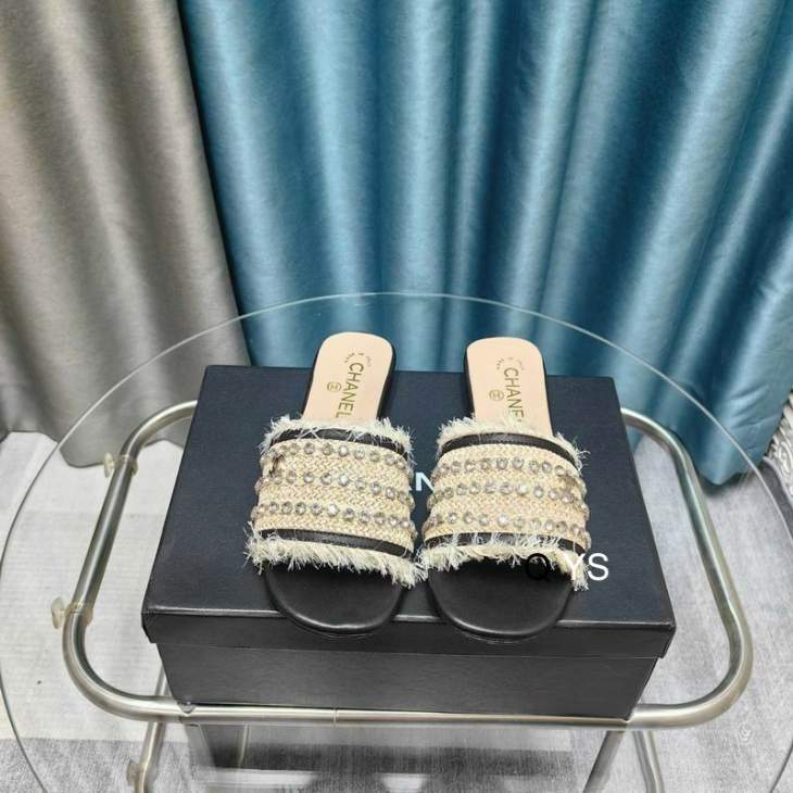 Picture of Chanel Slippers _SKUChanelsz35-40YS03313082